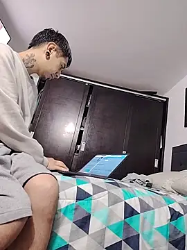 abnerdam01 online show from December 1, 3:06 pm