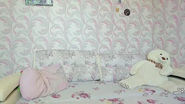 Snapshot of Kelly_Gerzikaa chatting on June 5, 4:30 am Kelly Gerzikaa online show from June 5, 4:30 am