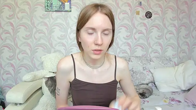 Snapshot of Kelly_Gerzikaa chatting on June 6, 4:39 am Kelly Gerzikaa online show from June 6, 4:39 am