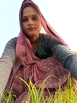 Snapshot of Sapna9685 chatting on December 19, 10:11 am Sapna9685 online show from December 19, 10:11 am