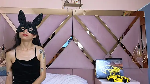 Snapshot of Sophia_moo_ chatting on October 25, 5:26 am Sophia moo online show from October 25, 5:26 am