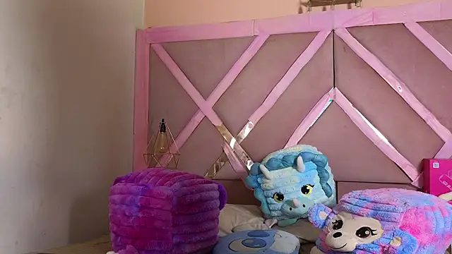 Sophia moo  online show from August 1, 9:19 am