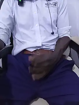 Snapshot of Biguyzi chatting on June 3, 5:18 pm Biguyzi online show from June 3, 5:18 pm