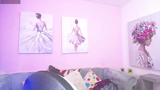 Snapshot of linda_morgan1 chatting on October 25, 12:13 pm linda morgan1 online show from October 25, 12:13 pm