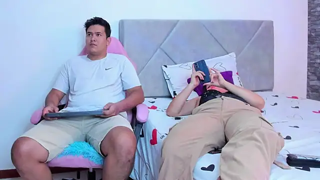 Sexxyy Couple  online show from August 4, 7:38 pm