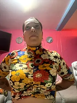 Snapshot of emperatrixsex chatting on October 18, 3:31 am emperatrixsex online show from October 18, 3:31 am