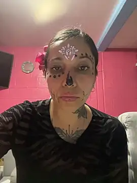 Snapshot of emperatrixsex chatting on October 31, 2:34 am emperatrixsex online show from October 31, 2:34 am