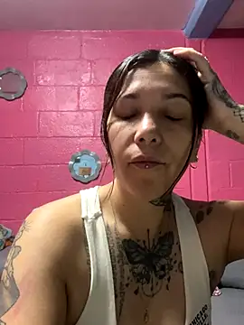 Snapshot of emperatrixsex chatting on November 10, 2:32 am emperatrixsex online show from November 10, 2:32 am