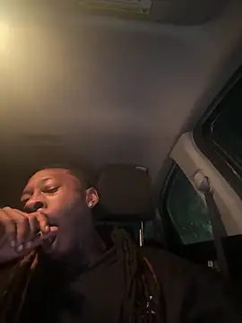 Snapshot of Scattyboo chatting on December 13, 11:10 pm Scattyboo online show from December 13, 11:10 pm