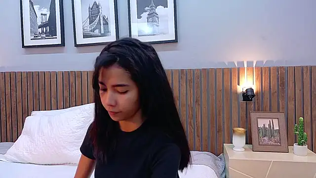 luna roja25 online show from February 24, 12:58 pm