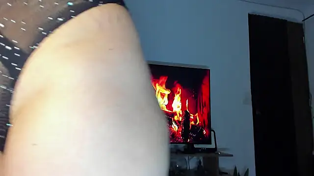 Snapshot of tianastone_ chatting on December 4, 2:10 am tianastone online show from December 4, 2:10 am