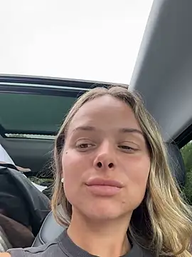 KayleeBella online show from May 1, 12:43 pm