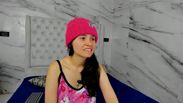 Snapshot of Ari_and_Storm chatting on October 2, 2:35 pm Ari and Storm online show from October 2, 2:35 pm