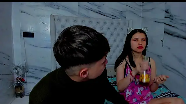 Ari and Storm online show from November 23, 1:11 pm