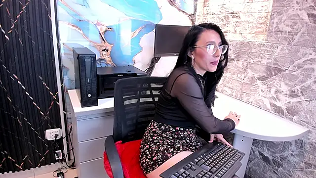 Snapshot of Scarlett_14_ chatting on September 24, 3:32 am Scarlett 14 online show from September 24, 3:32 am