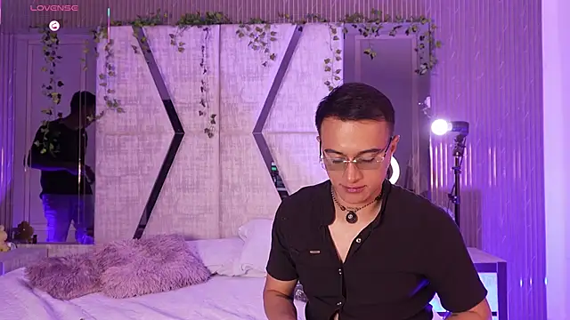 LiamDeep online show from January 8, 9:17 pm