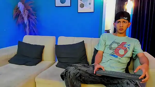 Marcus and Tony online show from February 18, 3:35 am