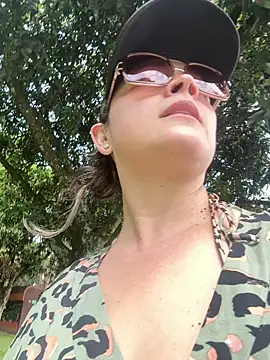 Snapshot of sophie_lopez1 chatting on February 11, 4:34 pm sophie lopez1 online show from February 11, 4:34 pm