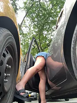 Snapshot of sophie_lopez1 chatting on March 7, 3:53 pm sophie lopez1 online show from March 7, 3:53 pm