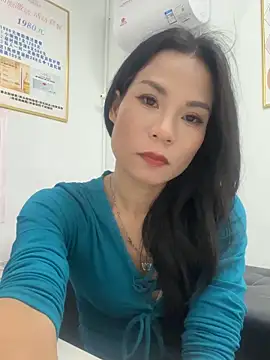 Snapshot of Baby-mmm chatting on November 8, 4:29 pm Baby-mmm online show from November 8, 4:29 pm