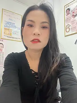 Snapshot of Baby-mmm chatting on December 17, 12:33 pm Baby-mmm online show from December 17, 12:33 pm