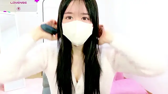 Snapshot of Anne_Anne_chan chatting on December 4, 3:27 am Anne Anne chan online show from December 4, 3:27 am