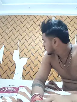 Snapshot of romantic_couple1 chatting on October 3, 5:26 am romantic couple1 online show from October 3, 5:26 am