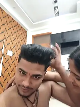 Snapshot of romantic_couple1 chatting on October 17, 3:42 am romantic couple1 online show from October 17, 3:42 am