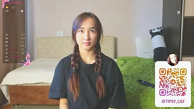 Snapshot of SakuraVelvet chatting on August 6, 3:41 am SakuraVelvet online show from August 6, 3:41 am