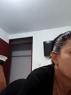 mia mancinii online show from July 7, 1:30 am