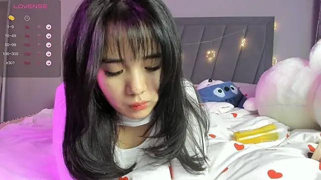 qimiiqo online show from April 10, 10:03 pm