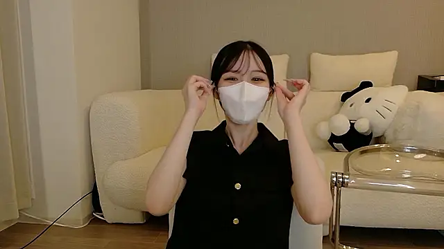 Snapshot of Ribon_n chatting on June 23, 10:35 am Ribon n online show from June 23, 10:35 am