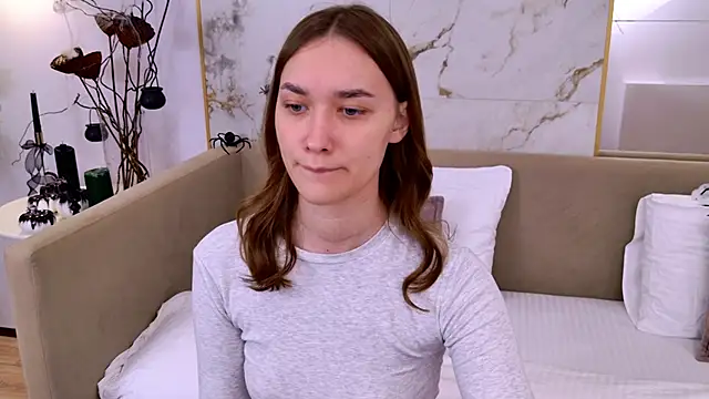 Snapshot of AmadaReine chatting on October 27, 4:11 pm AmadaReine online show from October 27, 4:11 pm