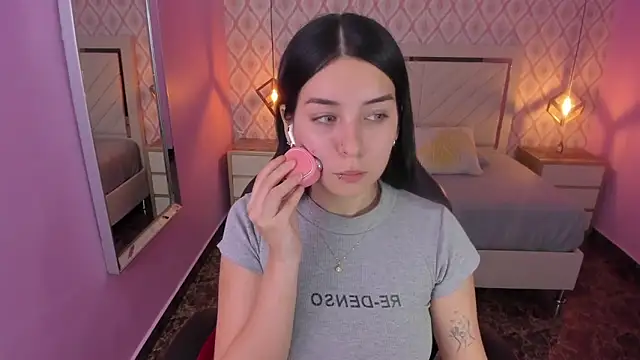 CHRISTY TEIGEN4 online show from October 18, 7:25 pm