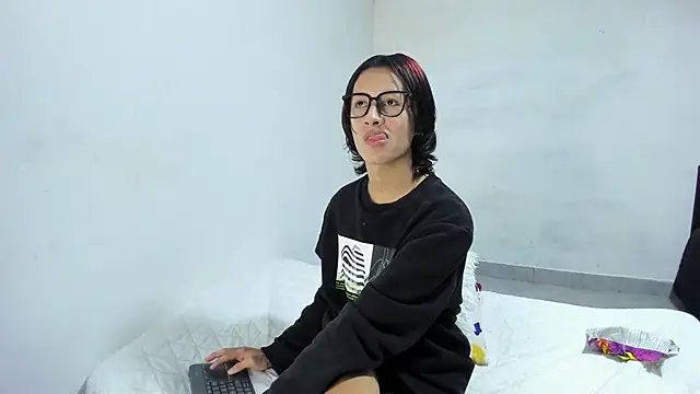 Snapshot of harold_sm chatting on December 4, 12:53 am harold sm online show from December 4, 12:53 am