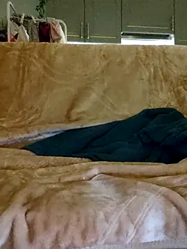 Snapshot of Nanou1269 chatting on December 18, 9:32 pm Nanou1269 online show from December 18, 9:32 pm