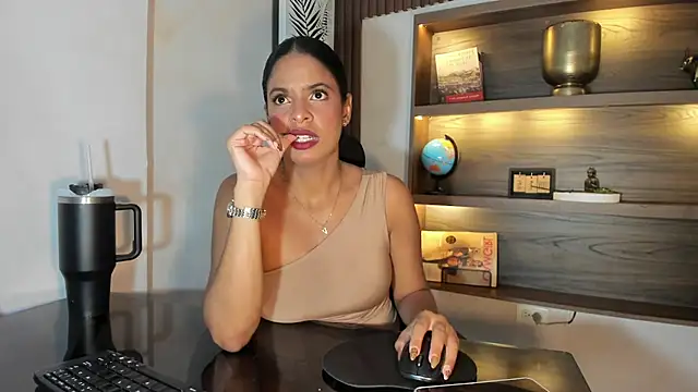 SheyLopez online show from May 24, 3:11 am