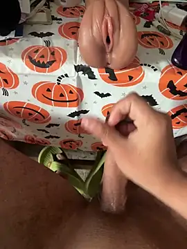 Snapshot of VRGUD0N19cm chatting on February 21, 10:22 pm VRGUD0N19cm online show from February 21, 10:22 pm