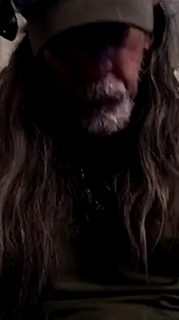 Snapshot of crassanova chatting on November 30, 3:43 am crassanova online show from November 30, 3:43 am