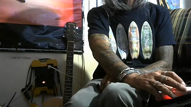 Snapshot of crassanova chatting on June 30, 12:44 am crassanova online show from June 30, 12:44 am