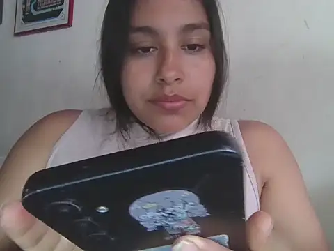 Snapshot of zairabreze chatting on May 2, 9:53 pm zairabreze online show from May 2, 9:53 pm