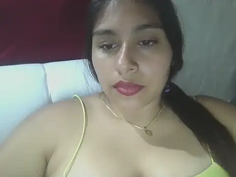 Snapshot of zairabreze chatting on May 7, 1:33 am zairabreze online show from May 7, 1:33 am