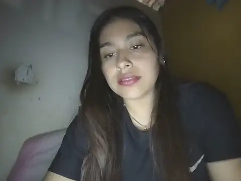 Snapshot of zairabreze chatting on May 9, 2:39 am zairabreze online show from May 9, 2:39 am