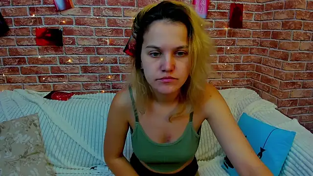 Snapshot of Hot___Jess chatting on September 10, 3:17 am Hot Jess online show from September 10, 3:17 am