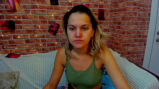 Snapshot of Hot___Jess chatting on September 11, 2:33 am Hot Jess online show from September 11, 2:33 am