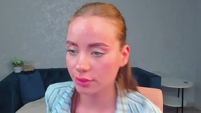 Snapshot of Ameli_Povilain chatting on October 19, 11:33 am Ameli Povilain online show from October 19, 11:33 am