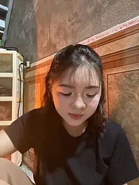 Snapshot of Lonnina chatting on November 6, 8:59 am Lonnina online show from November 6, 8:59 am