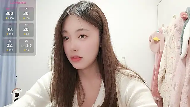 Snapshot of Luna_868 chatting on December 2, 3:18 pm Luna 868 online show from December 2, 3:18 pm