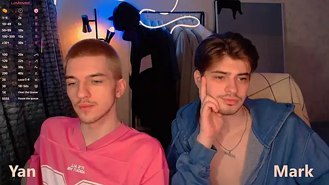 Snapshot of itsyanbb chatting on November 20, 6:18 pm itsyanbb online show from November 20, 6:18 pm