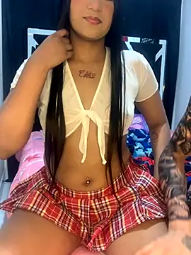 Snapshot of zoeandangel chatting on November 5, 6:57 am zoeandangel online show from November 5, 6:57 am